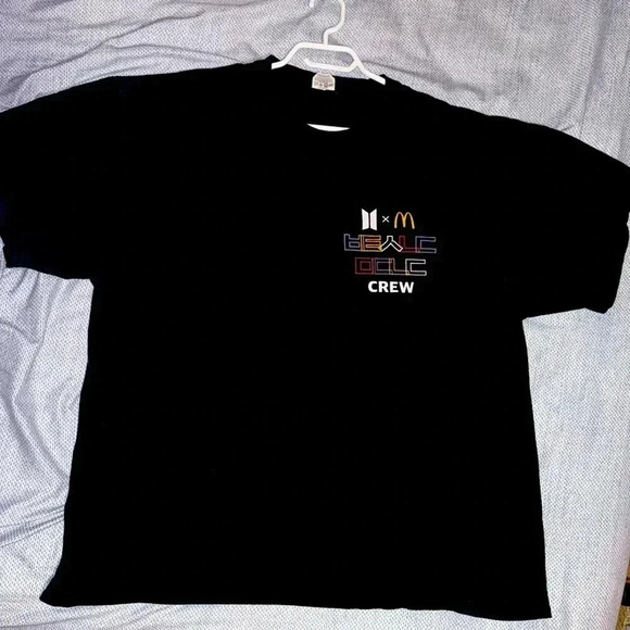 Crew exclusive BTSxMcdonalds tee - Picture 1 of 3